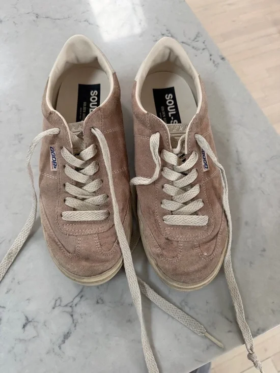 Golden Goose Pink Suede Low-Top Sneakers with Cream Sole - Picture 8 of 8